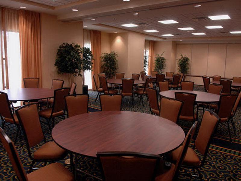Springhill Suites By Marriott Wheeling Triadelphia Area Ресторан фото